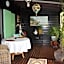 Oskar's Rain Forest Retreat