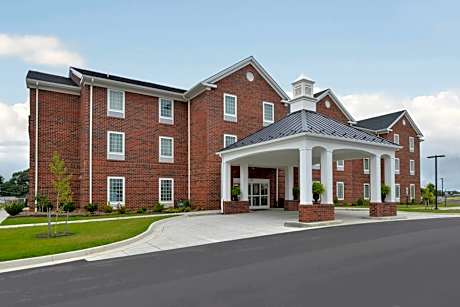 Appomattox Inn and Suites