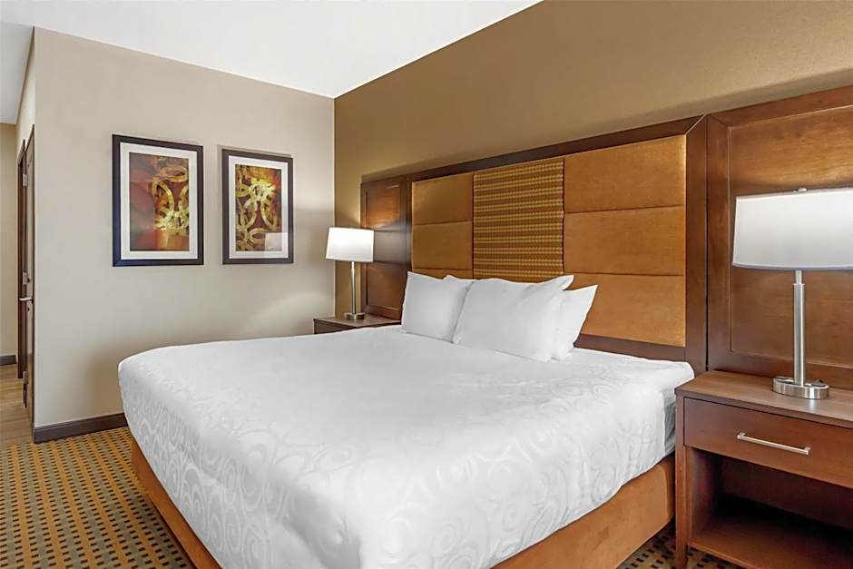 Best Western Plus Hinton Inn & Suites