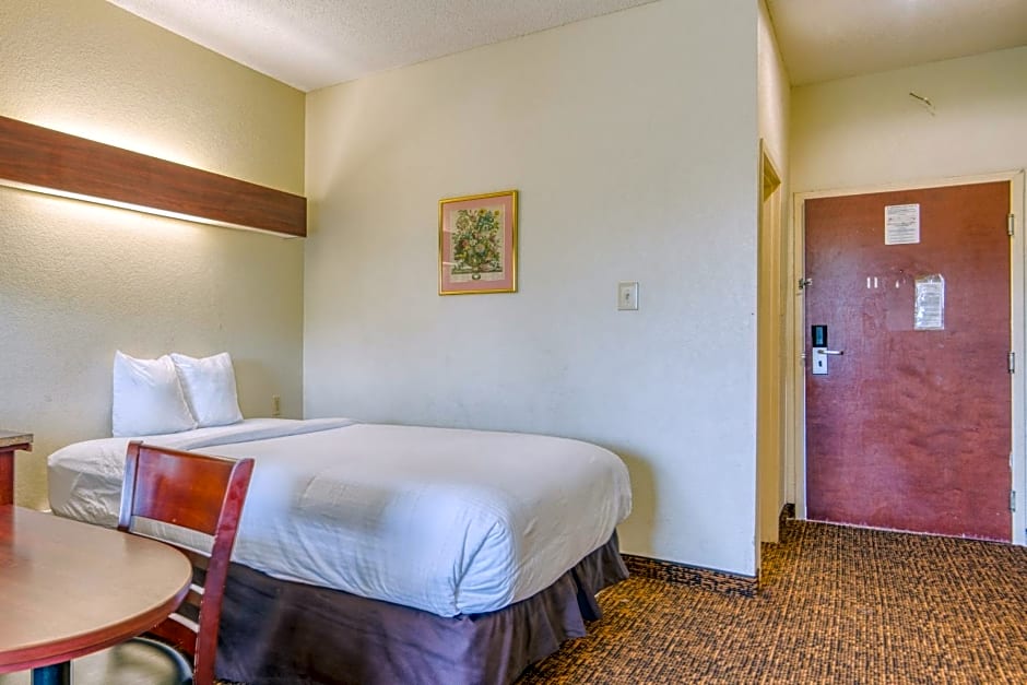 Trident Inn and Suites