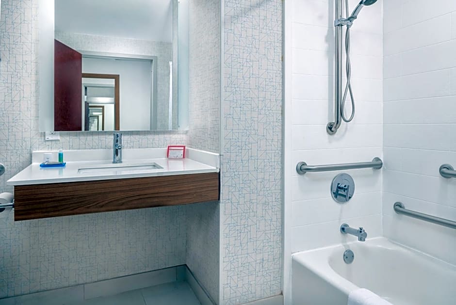 Holiday Inn Express Hotel & Suites Macon-West By IHG