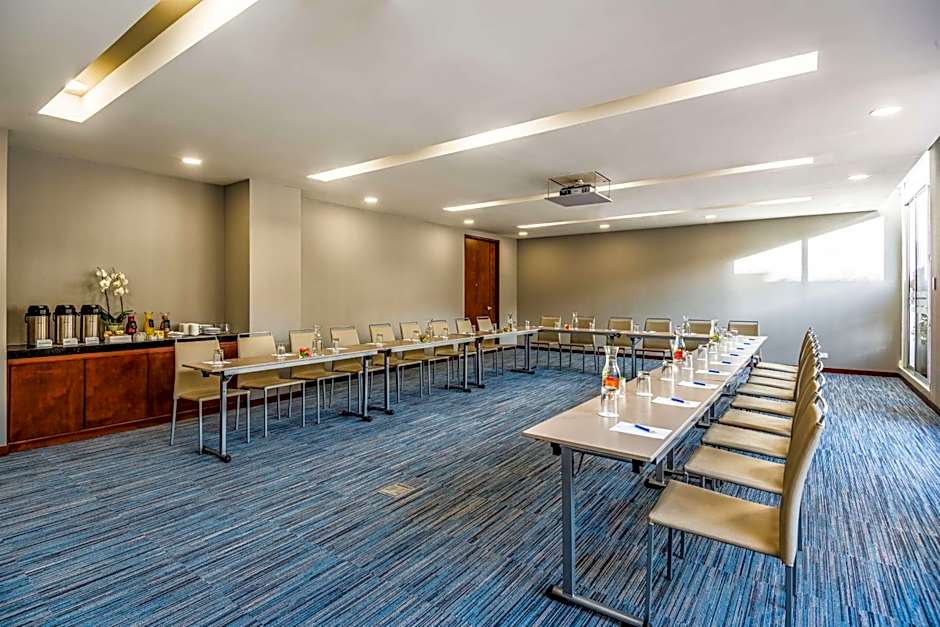 NH Bogota Urban 93 Royal