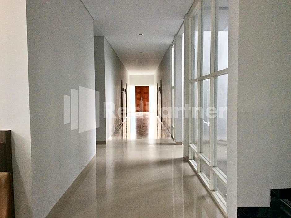 TERRA Guesthouse JEC Mitra RedDoorz