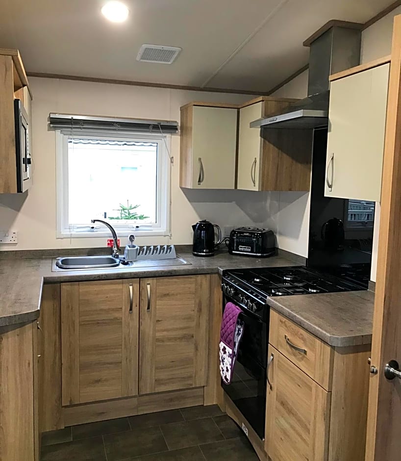 Lakes Breaks - 6 Meadows