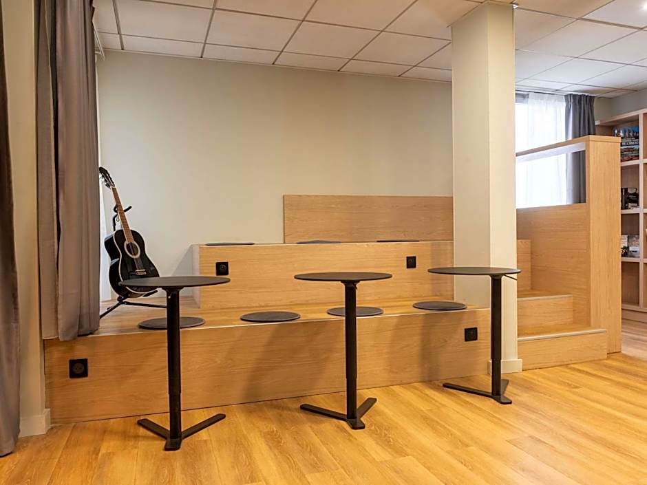 ibis Lyon Est Bron