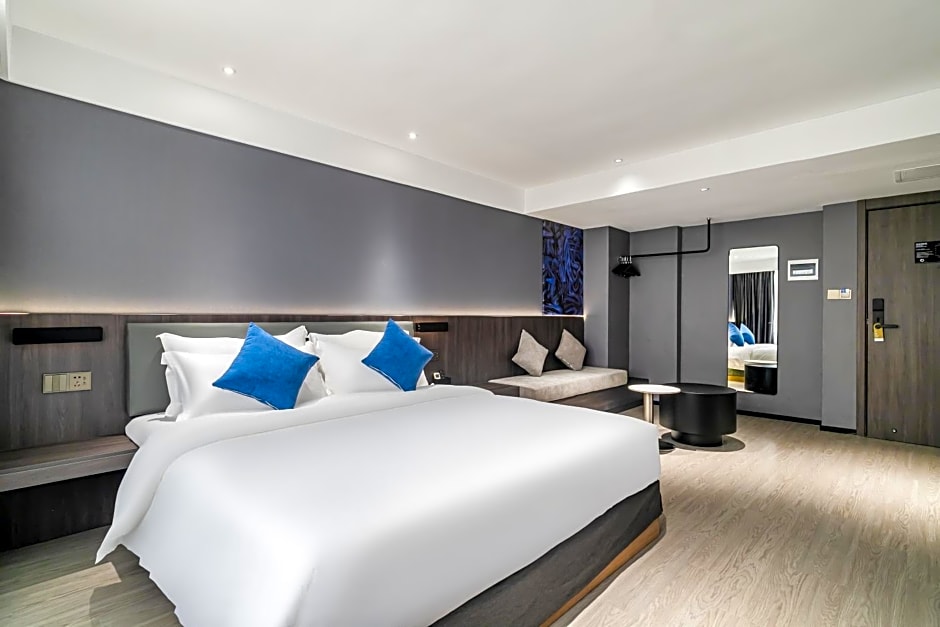 Insail Hotels (Guangyuanxincun Jingtai Pedestrian Street Guangzhou)