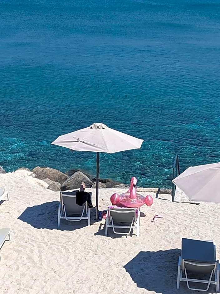 Pillbox Seafront Studios and Apartments