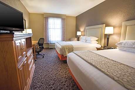 Deluxe Queen Room with Two Queen Beds