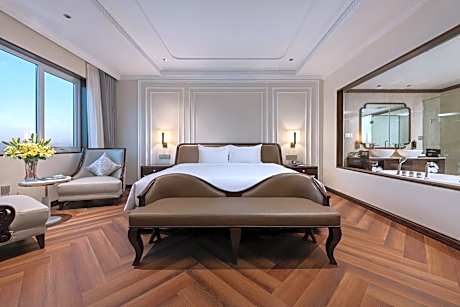 Presidential Suite - Breakfast Included