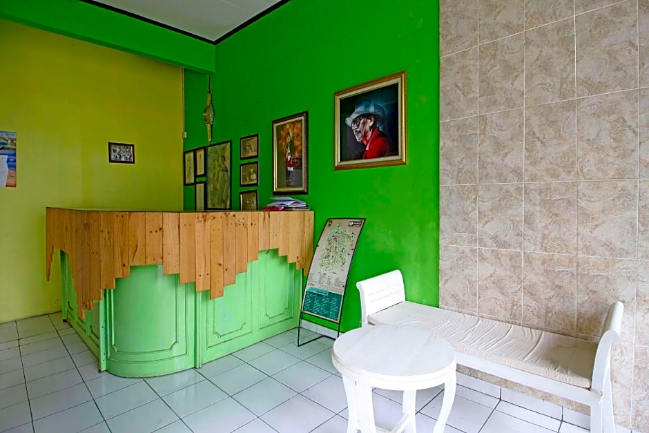 RedDoorz near Pojok Beteng Prawirotaman