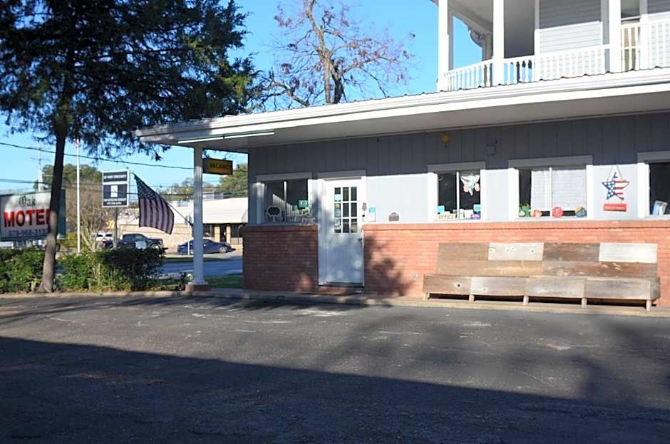 The Oak Motel