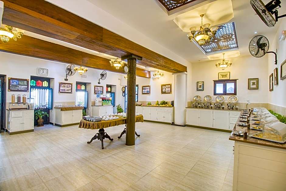 Tembo House Hotel