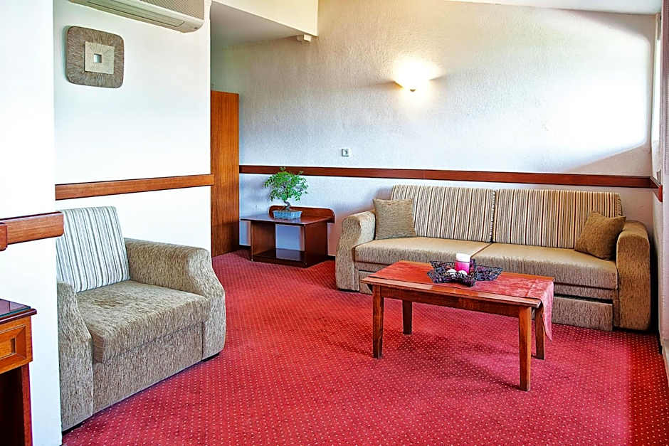 Anastassiou Hotel - Bike and motorcycle friendly hotel