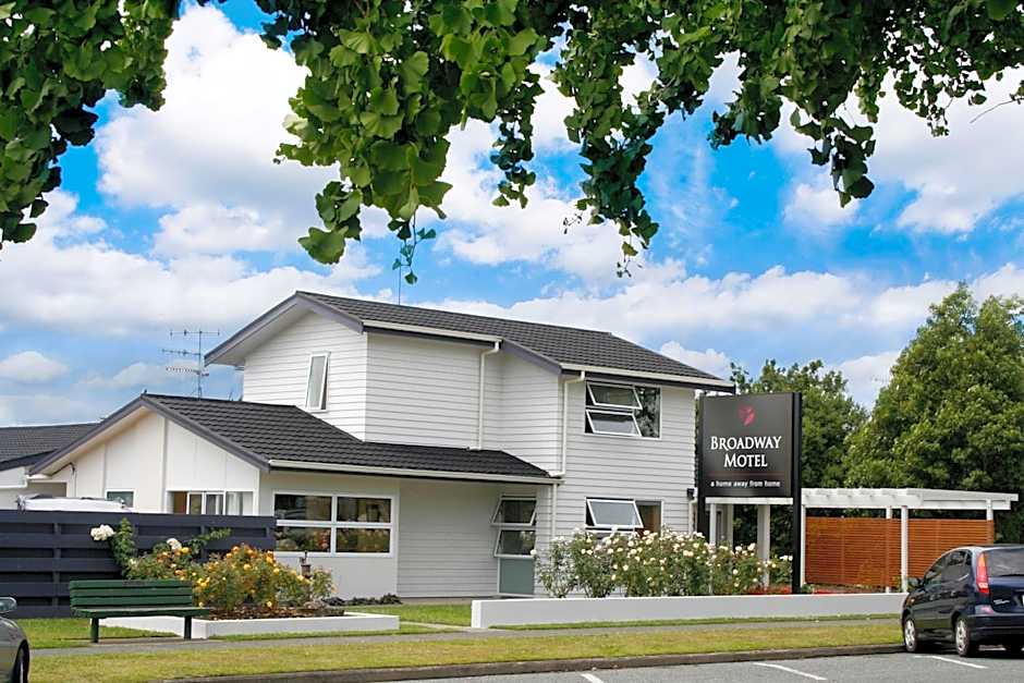 Broadway Motel & Miro Court Villas