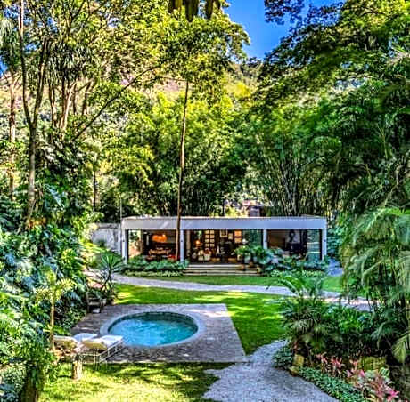 Exclusive Oásis by Lotta De Macedo Soares