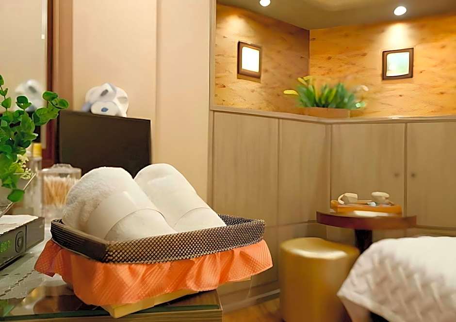 Elin Hotel