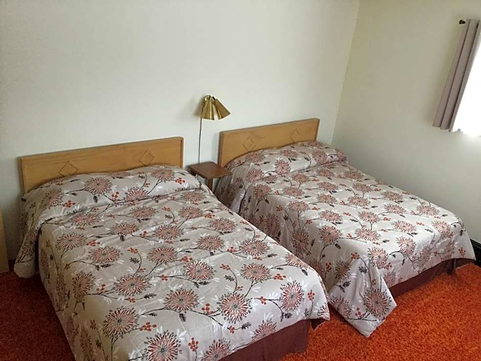 Cedars Motel