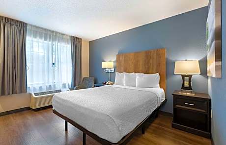 Queen studio with 1 Queen Bed - Disability Access/Non-Smoking