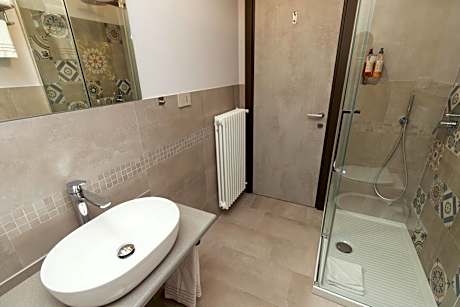 Triple Room with Private Bathroom