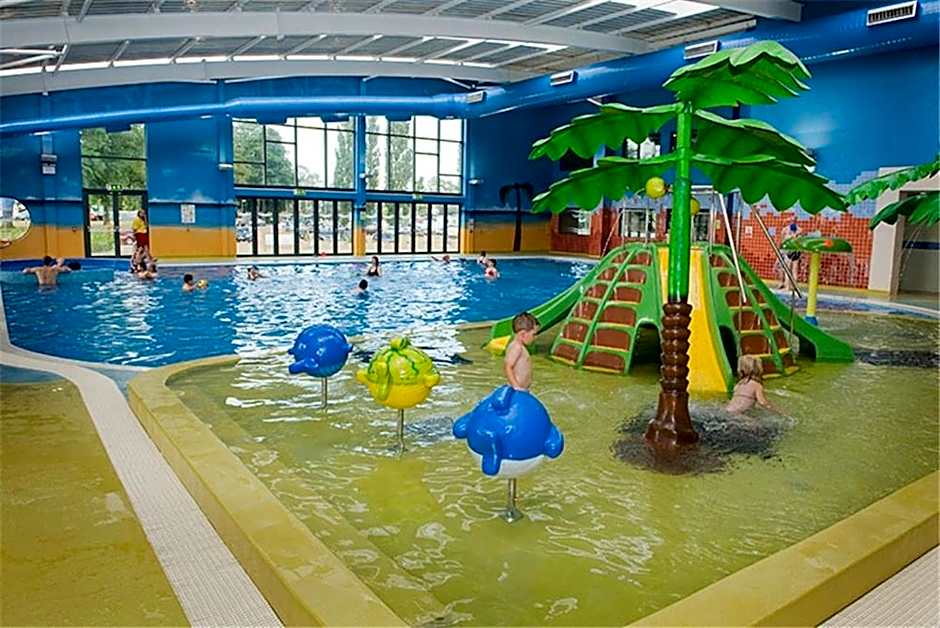 Static 6 Bed Caravan at Billing Aquadrome