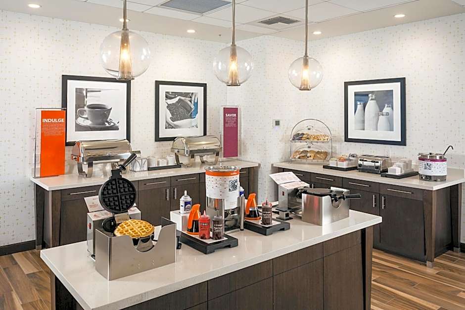 Hampton Inn & Suites Seattle/Northgate