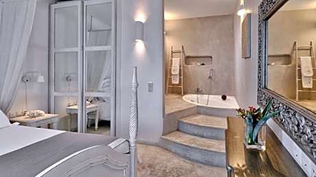 Honeymoon Suite with Spa Bath and Sea View