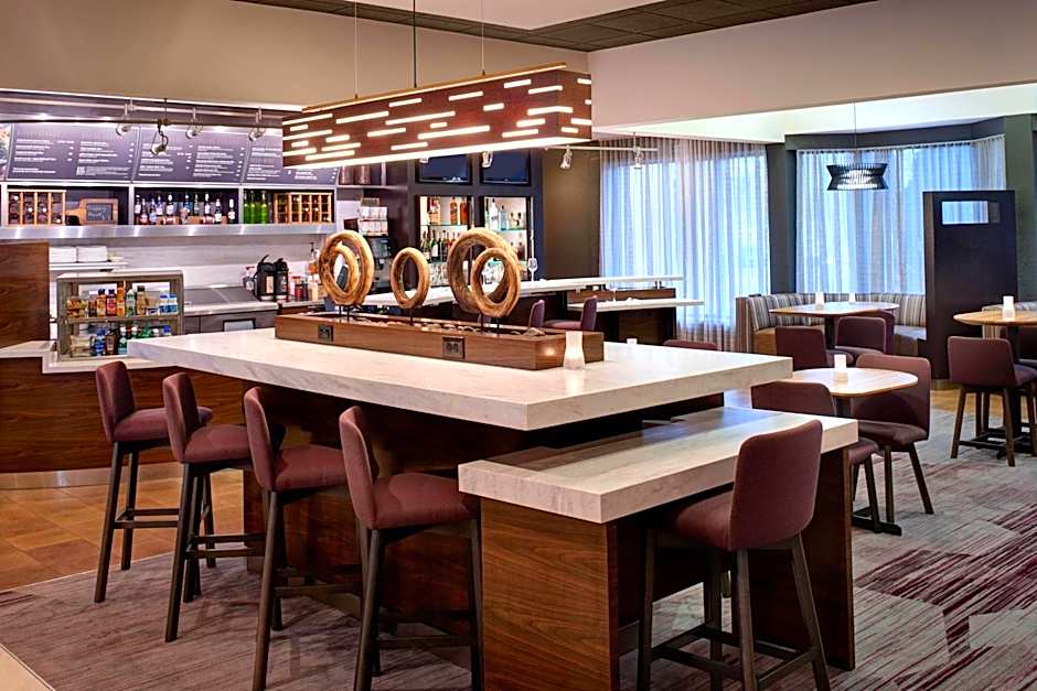 Courtyard By Marriott Detroit Metro Airport Romulus