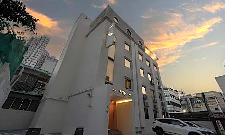 Aank Hotel Guri branch