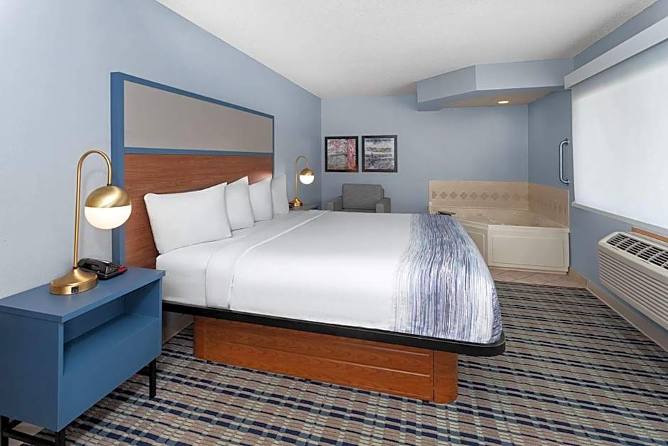 AmericInn by Wyndham Austin