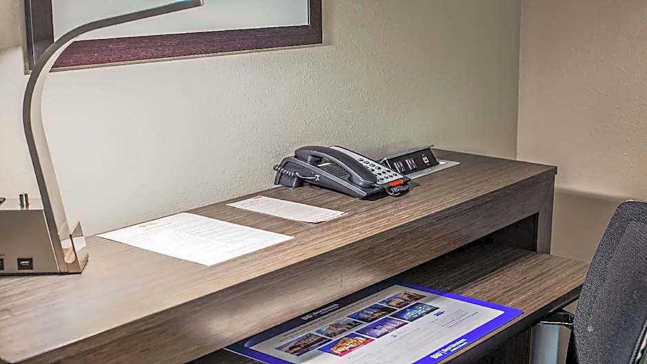 Best Western Plus Pasadena Inn & Suites