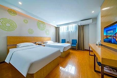 2 Bed Twin Superior Room