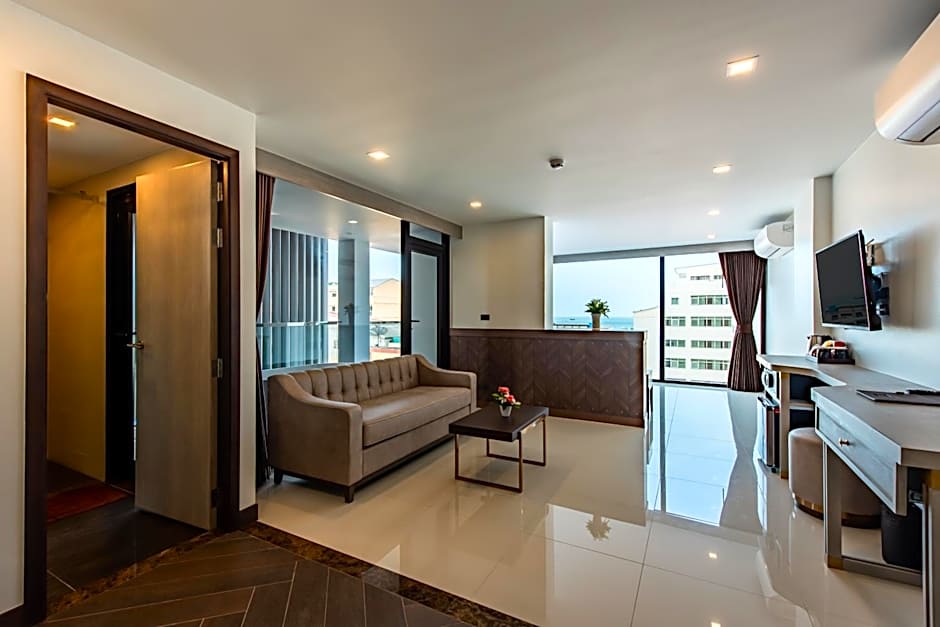 Blackwoods Hotel Pattaya - SHA Extra Plus