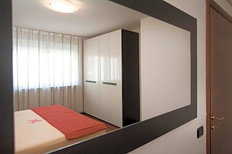 One-Bedroom Apartment with Balcony