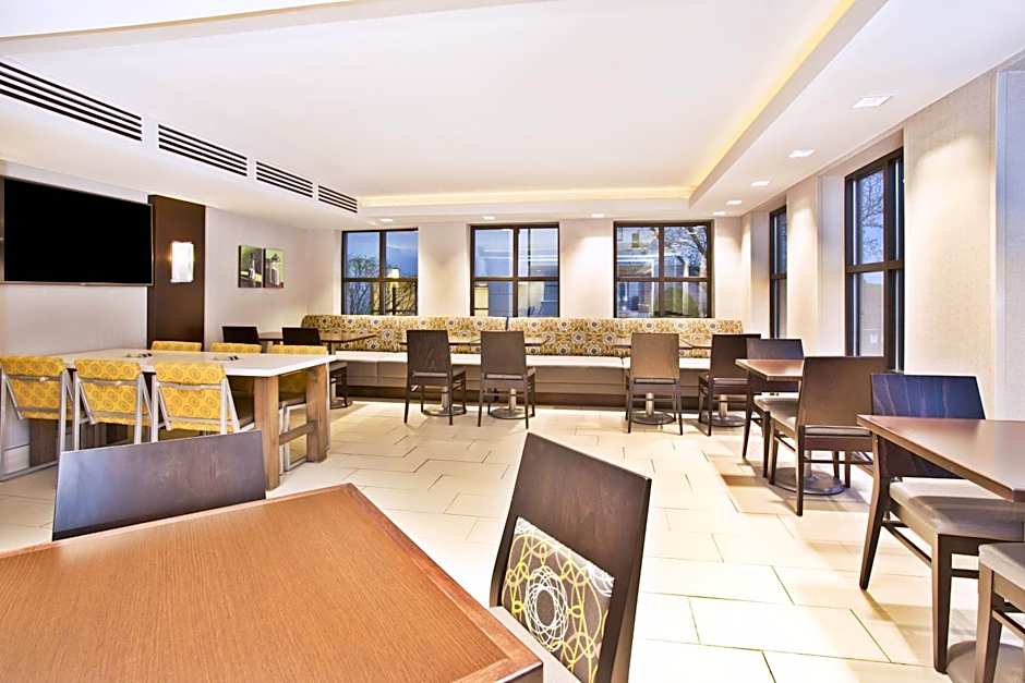 Holiday Inn Express Boston-Waltham By IHG
