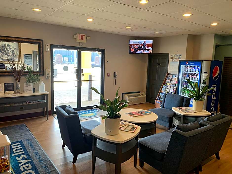 Days Inn by Wyndham Louisville Airport Fair and Expo Center