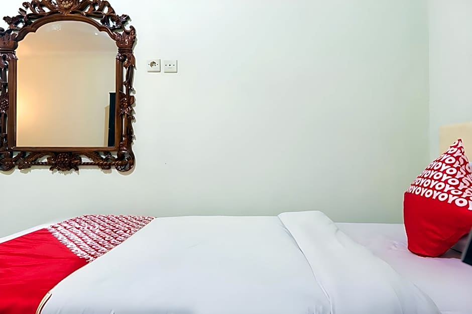 Super OYO 1682 Greenia Hotel