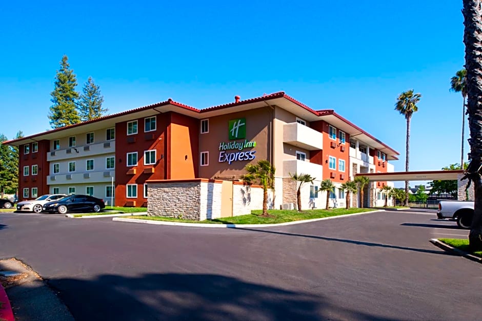 Holiday Inn Express Santa Rosa North By IHG