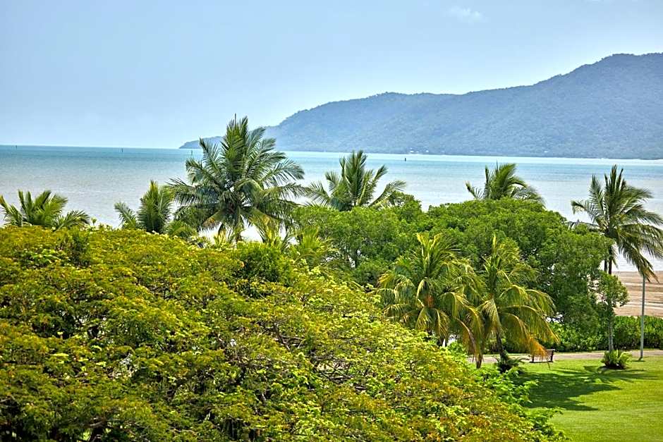 Cairns Harbourside Hotel