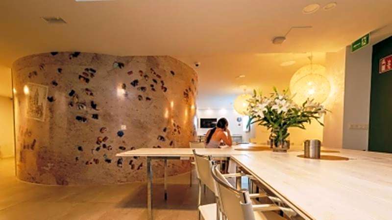 GLOBETROTTER HOSTEL, by Albany