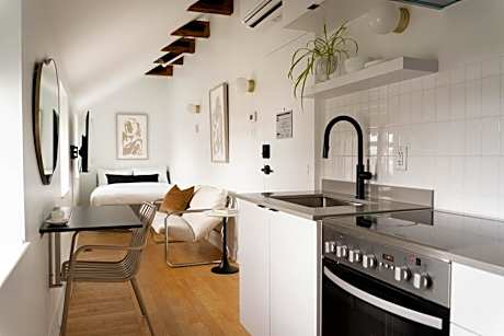 Studio Apartment double size bed