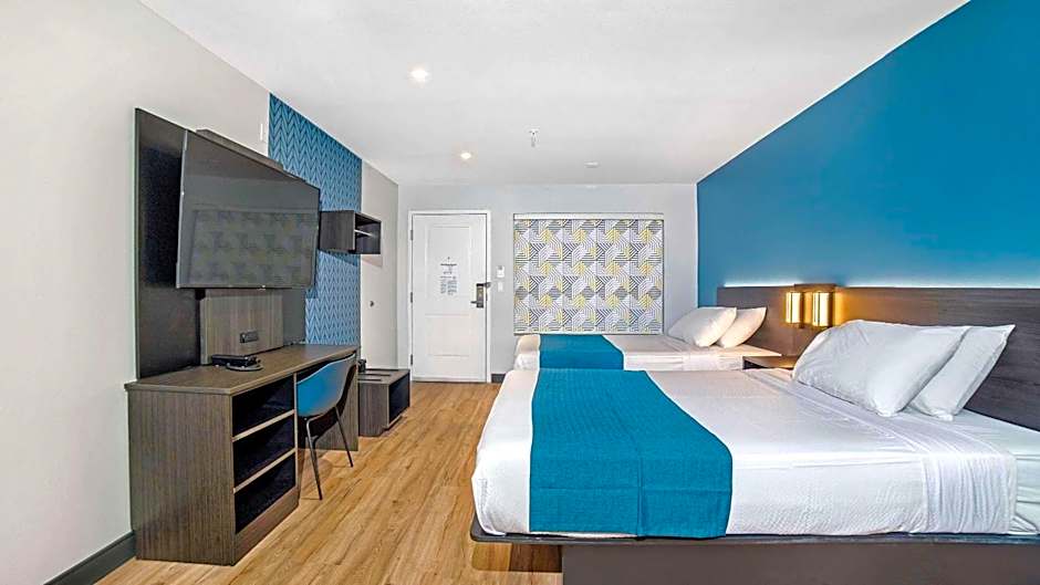 Studio 6 Suites Stockton, CA Waterfront