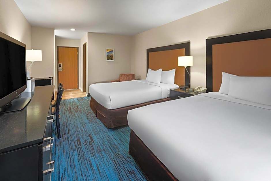 Days Inn by Wyndham Mackinaw City/Bridge