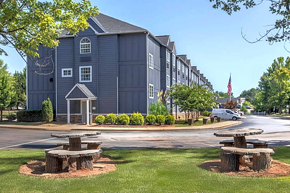 Greenville Pelham Inn by IHG