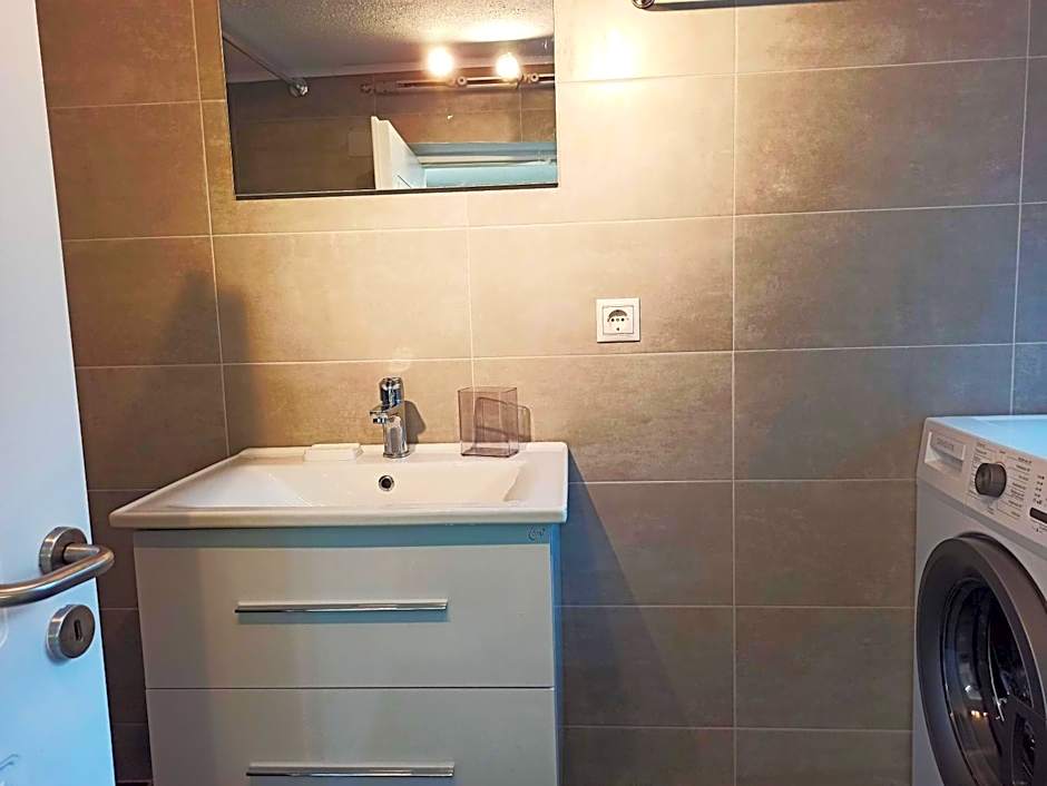 Data Chios Center semi basement