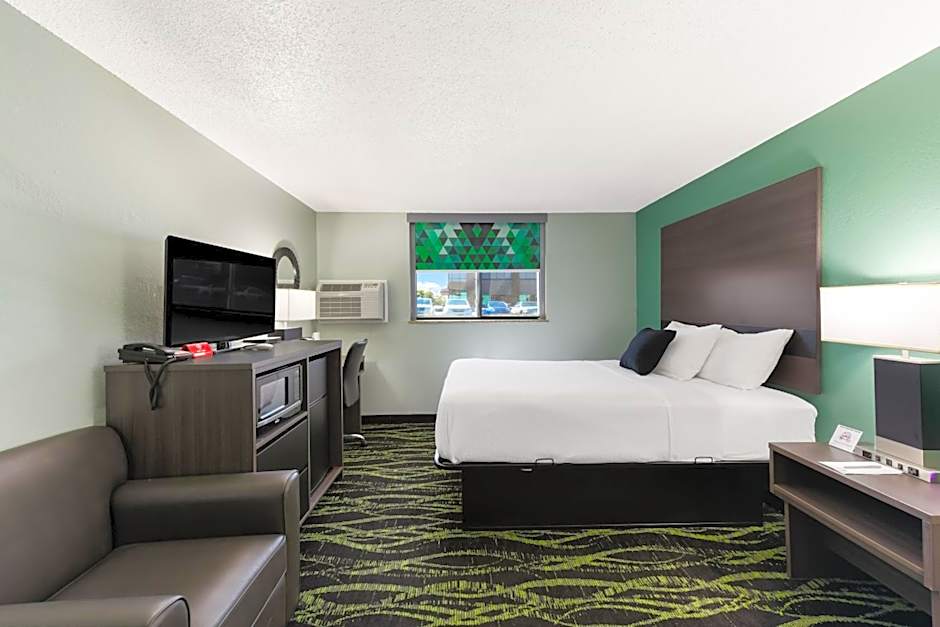 Baymont by Wyndham Liberty MO