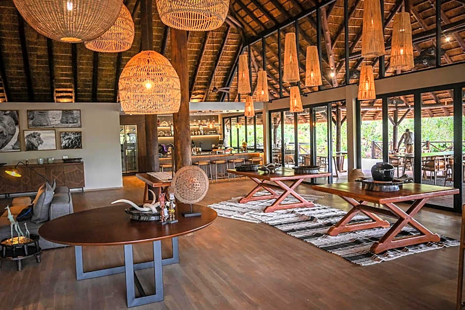 Laluka Safari Lodge - Welgevonden Game Reserve