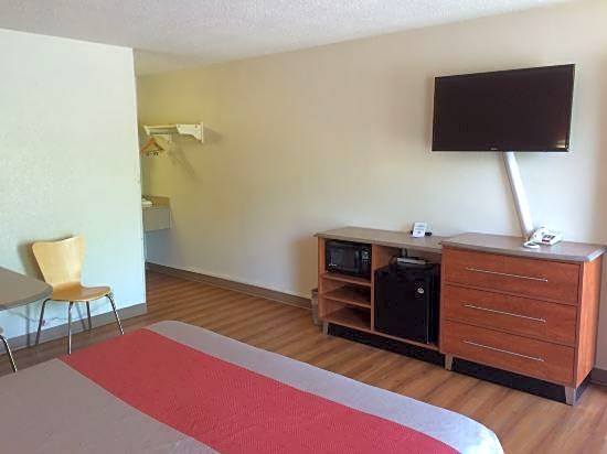 Motel 6-Mount Vernon, IL