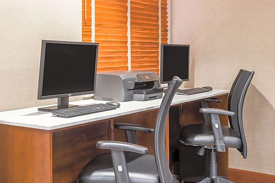 Hawthorn Extended Stay by Wyndham Naples