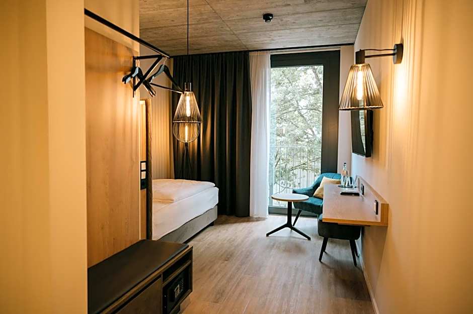 LOOM Hotel & Skybar