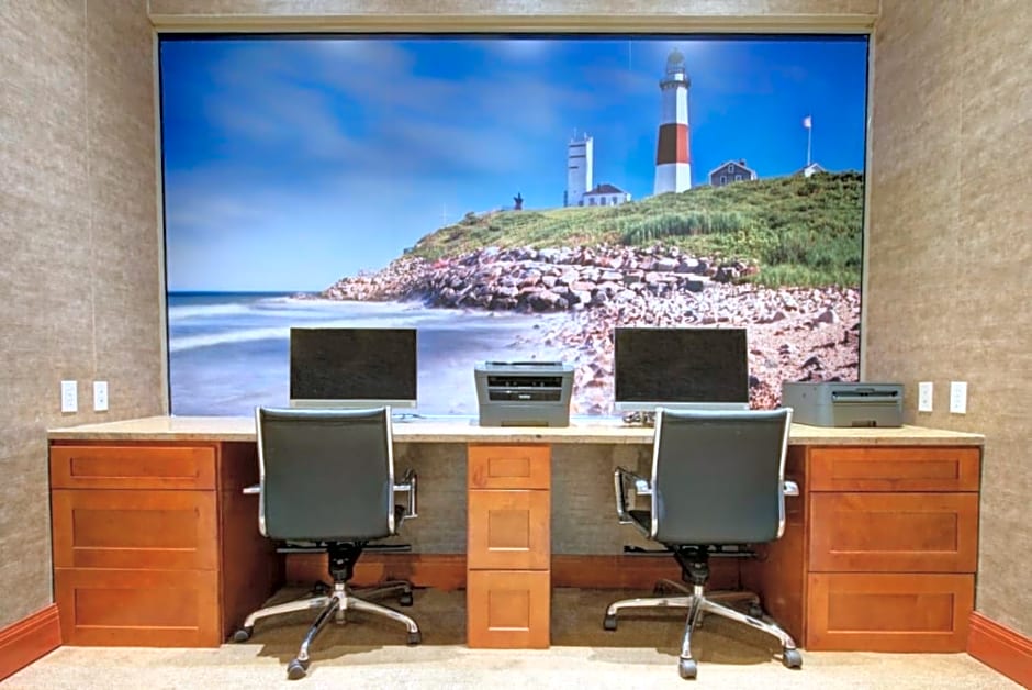 Holiday Inn Plainview-Long Island, an IHG Hotel